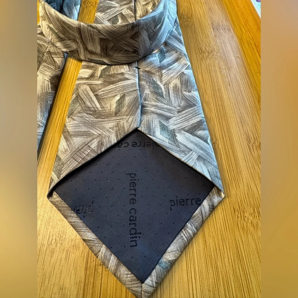 Pierre Cardin Men's Designer Brushed Silver Geometric Pattern Silk Tie